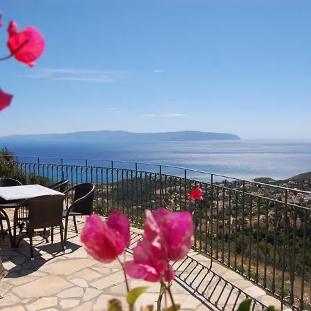 Sleeps 8 Pool Air Con Wifi